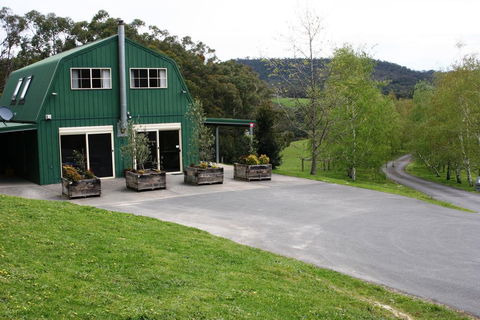 The Barn @ Charlottes Hill - VIC Tourism 0