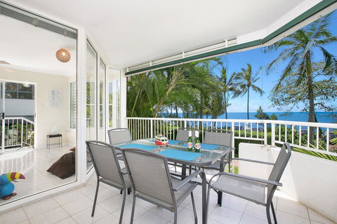 The Beach House 3BR Waterfront Apartment, Own WIFI - VIC Tourism 1