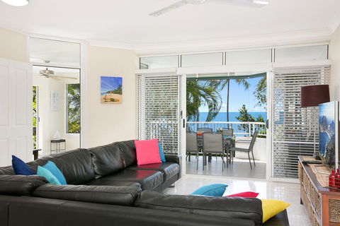 The Beach House 3BR Waterfront Apartment, Own WIFI - VIC Tourism 2