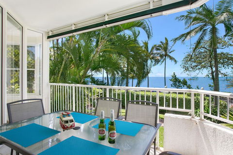 The Beach House 3BR Waterfront Apartment, Own WIFI - VIC Tourism 0