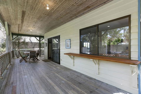The Beach House, Sunshine Beach - VIC Tourism 2