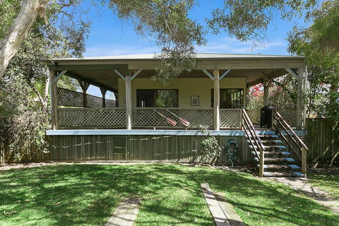 The Beach House, Sunshine Beach - VIC Tourism 0