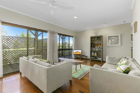 The Beach House, Sunshine Beach - VIC Tourism 3
