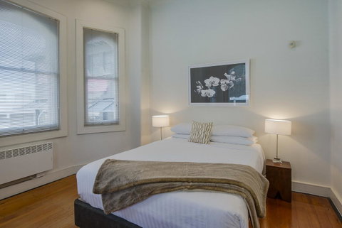 Roxburgh House Apartments - VIC Tourism 12