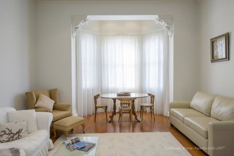 Roxburgh House Apartments - VIC Tourism 5