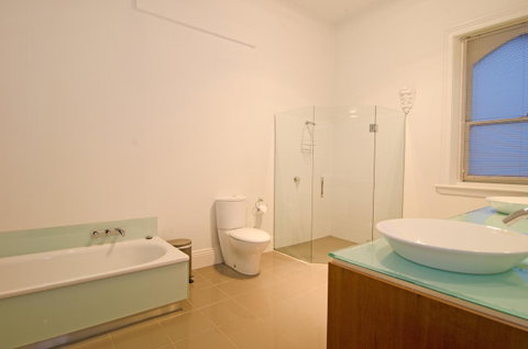 Roxburgh House Apartments - VIC Tourism 30