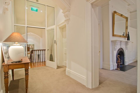 Roxburgh House Apartments - VIC Tourism 29
