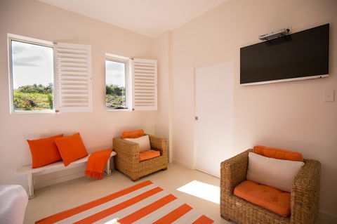 Saltwater - Absolute Oceanfront, Hot Tubs, Sauna, Fire Pits - VIC Tourism 39