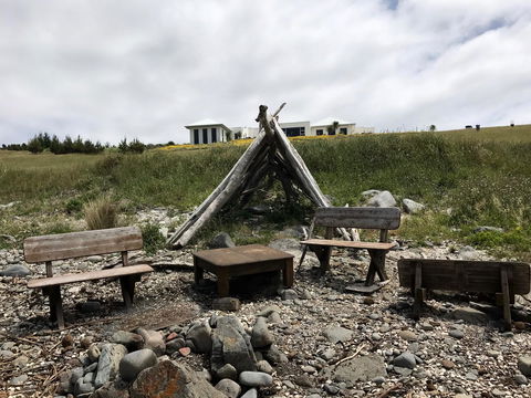 Saltwater - Absolute Oceanfront, Hot Tubs, Sauna, Fire Pits - VIC Tourism 9