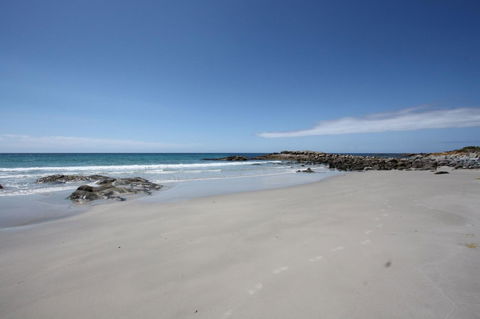 Saltwater - Absolute Oceanfront, Hot Tubs, Sauna, Fire Pits - VIC Tourism 33