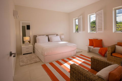 Saltwater - Absolute Oceanfront, Hot Tubs, Sauna, Fire Pits - VIC Tourism 44