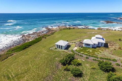 Saltwater - Absolute Oceanfront, Hot Tubs, Sauna, Fire Pits - VIC Tourism 14