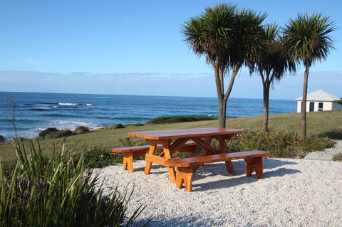 Saltwater - Absolute Oceanfront, Hot Tubs, Sauna, Fire Pits - VIC Tourism 38