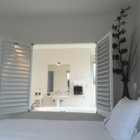 Saltwater - Absolute Oceanfront, Hot Tubs, Sauna, Fire Pits - VIC Tourism 31