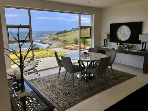 Saltwater - Absolute Oceanfront, Hot Tubs, Sauna, Fire Pits - VIC Tourism 5