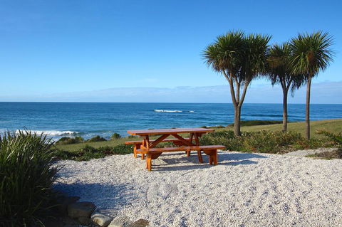 Saltwater - Absolute Oceanfront, Hot Tubs, Sauna, Fire Pits - VIC Tourism 36