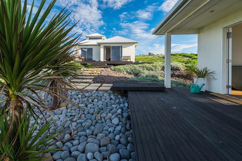 Saltwater - Absolute Oceanfront, Hot Tubs, Sauna, Fire Pits - VIC Tourism 13