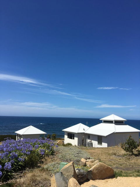 Saltwater - Absolute Oceanfront, Hot Tubs, Sauna, Fire Pits - VIC Tourism 1