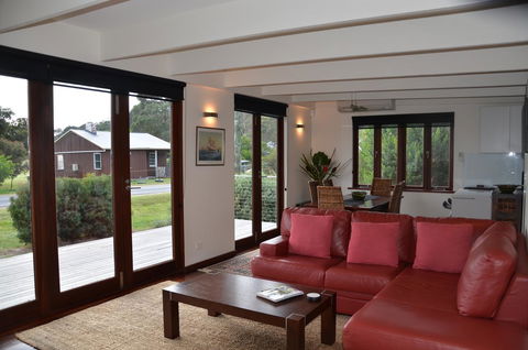 Yolla Beach House - VIC Tourism 9