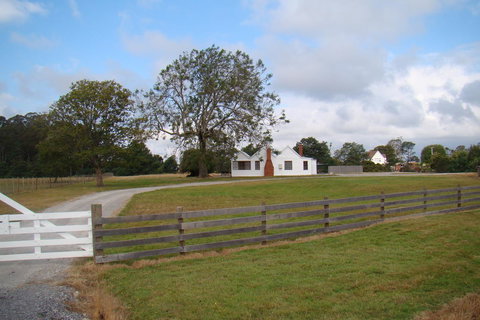 Buttons Cottage For Canyon & Rain Forest Walks With In House Dining - VIC Tourism 16