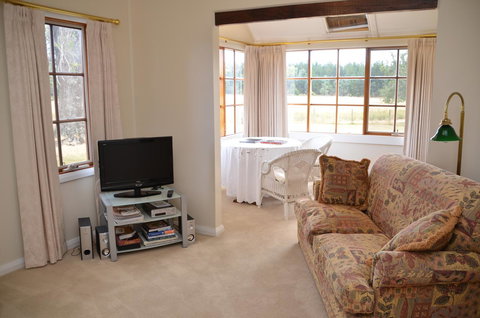 Buttons Cottage For Canyon & Rain Forest Walks With In House Dining - VIC Tourism 15