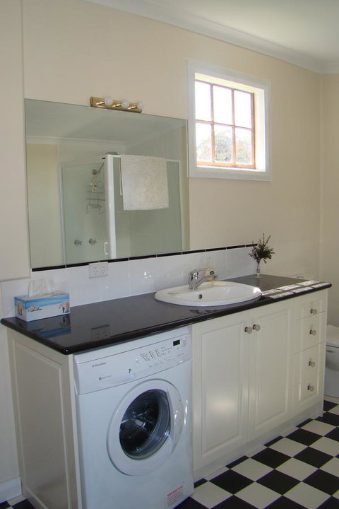 Buttons Cottage For Canyon & Rain Forest Walks With In House Dining - VIC Tourism 17