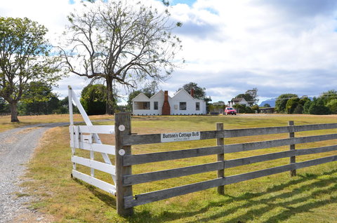 Buttons Cottage For Canyon & Rain Forest Walks With In House Dining - VIC Tourism 1