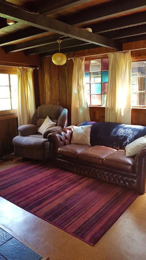 Whispering Hills Retreat - VIC Tourism 7