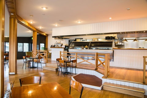 Freycinet Lodge - VIC Tourism 4