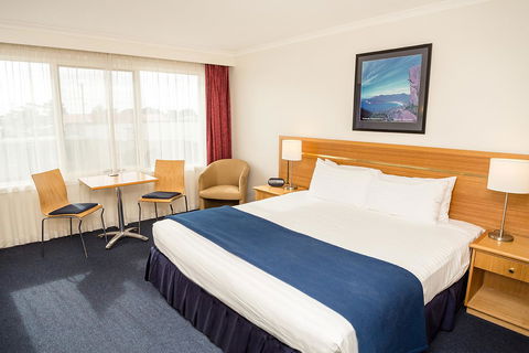Edgewater Hotel - VIC Tourism 25