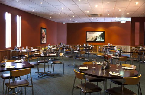 Edgewater Hotel - VIC Tourism 32
