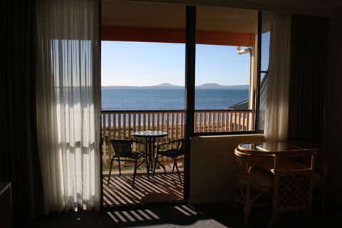 Swansea Motor Inn Tasmania - VIC Tourism 11