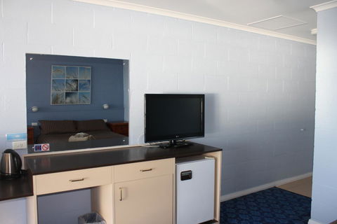 Swansea Motor Inn Tasmania - VIC Tourism 43