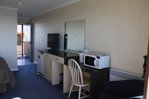Swansea Motor Inn Tasmania - VIC Tourism 42