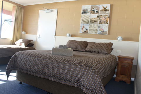 Swansea Motor Inn Tasmania - VIC Tourism 40