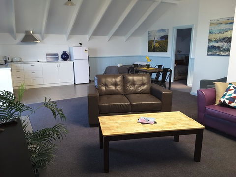 Swansea Motor Inn Tasmania - VIC Tourism 3
