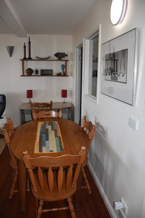 Beachside Taroona With Spa - VIC Tourism 9