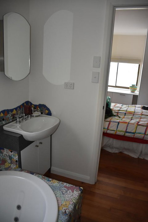 Beachside Taroona With Spa - VIC Tourism 4