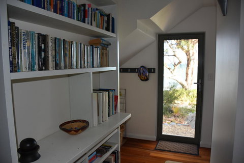 Beachside Taroona With Spa - VIC Tourism 10