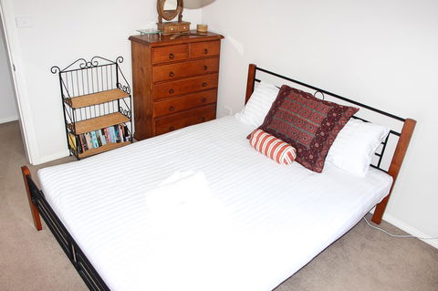 Front Row Beachfront - VIC Tourism 10