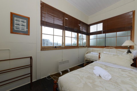 Edinburgh Gallery Bed & Breakfast - VIC Tourism 35