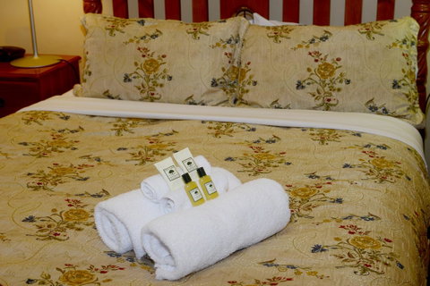Edinburgh Gallery Bed & Breakfast - VIC Tourism 44