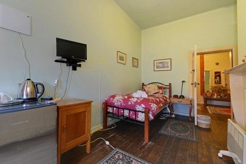 Edinburgh Gallery Bed & Breakfast - VIC Tourism 27
