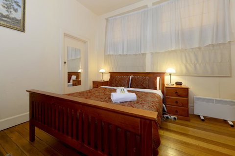 Edinburgh Gallery Bed & Breakfast - VIC Tourism 11