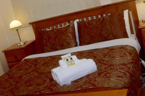 Edinburgh Gallery Bed & Breakfast - VIC Tourism 20
