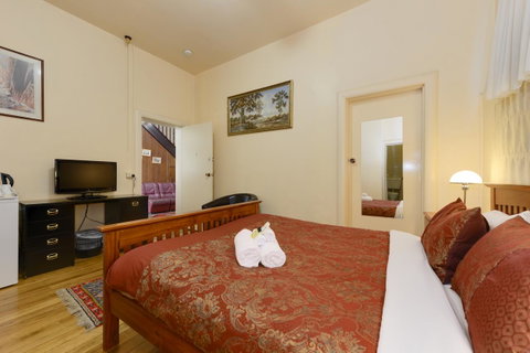 Edinburgh Gallery Bed & Breakfast - VIC Tourism 19