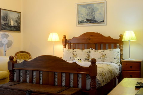 Edinburgh Gallery Bed & Breakfast - VIC Tourism 43