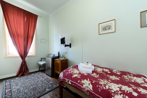 Edinburgh Gallery Bed & Breakfast - VIC Tourism 29