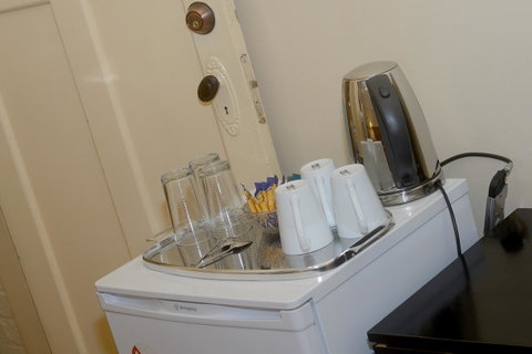 Edinburgh Gallery Bed & Breakfast - VIC Tourism 17