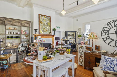 Cygnet Old Bank - VIC Tourism 25